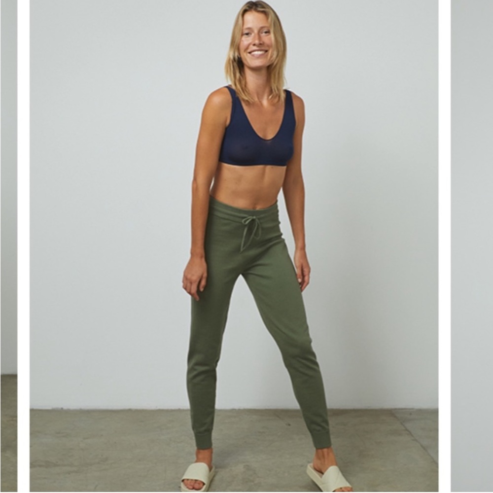 NEW LUNYA Cozy Cotton Silk Jogger Humble Green Size XS
